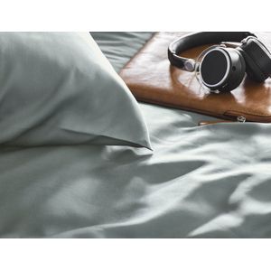 KOALA HUG Hoeslaken 100% Tencel lyocell satijn, woud groen 140x200x30 – Temperatuurregulerend | Ventilerend & Absorberend | Anti-allergie & Hypoallergeen | Frisruikend | Zacht voor huid & haar | 100% Plantaardig | Plasticvrij