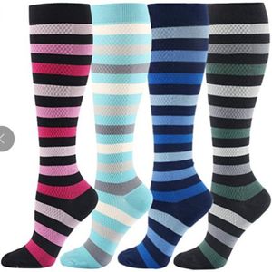 4 paar Interessante patronen compressiekousen voor dames en heren, kniekousen met aflopende ondersteuning voor reizen en vluchten(L-XL)