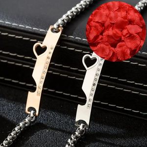 Hartjes Armband Set + Rozenblaadjes = Valentijn Cadeautje voor Hem en Haar - Valentijnsdag voor Mannen Cadeau Kadootjes