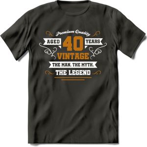 40 Jaar Legend T-Shirt | Goud - Wit | Grappig Verjaardag en Feest Cadeau Shirt | Dames - Heren - Unisex | Tshirt Kleding Kado | - Donker Grijs - 3XL