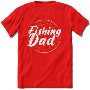 Fishing Dad - Vissen T-Shirt | Groen | Grappig Verjaardag Vis Hobby Cadeau Shirt | Dames - Heren - Unisex | Tshirt Hengelsport Kleding Kado - Rood - S