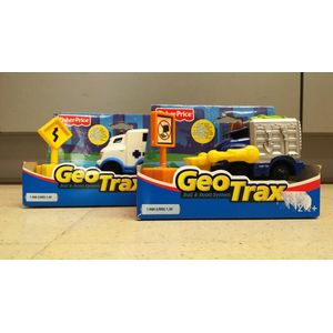 Fisher Price Geotrax set van 2 auto's ambulance / vuilniswagen