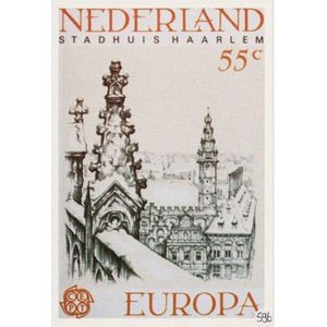 Briefkaart met afbeelding Stadhuis Haarlem met C.E.P.T. embleem postzegel
