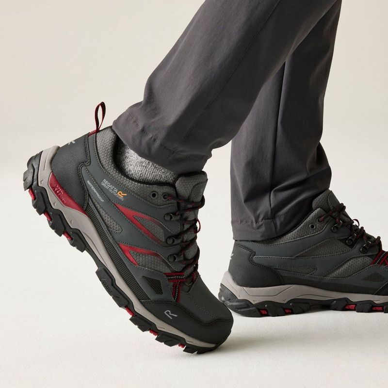 Regatta - Holcombe III Low - Wandelschoenen - Zwart - Synthetisch - Waterafstotend