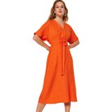 Trendyol Black Tie Gedetailleerde A-Lijn Midi-Geweven Jurk Met V-Hals Twoss23El01543