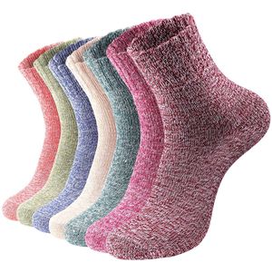 Zeven paar wollen sokken, dikke en zachte wollen sokken voor dames, warme retro-sokken voor dames, warme winterlaarzen en -sokken voor heren en dames.