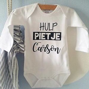 Baby Rompertje met tekst Hulp pietje met naam  | Lange mouw | wit | maat  74/80