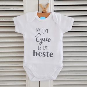 Baby Rompertje met tekst | Mijn opa is de beste | korte mouw | wit met grijs| maat 74/80 |  zwangerschapsaankondiging Hoera je wordt ( weer ) opa I love liefste cadeautje verjaardag