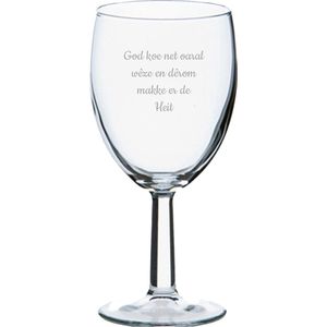 Wijnglas gegraveerd - 24,5cl - God koe net oaral wêze en dêrom makke er de Heit