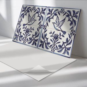 Wallfluent Vinyl Wandpaneel - Vogel tussen plantenmotief PVC Muurpaneel - 120 cm x 60 cm - Blauw PVC wandpaneel - 1 stuk - Rechthoekig Wandbekleding Vinyl - Bloemen en planten Wandpaneel - Zelfklevende Wandbekleding - Wandpaneel Keuken en Badkamer