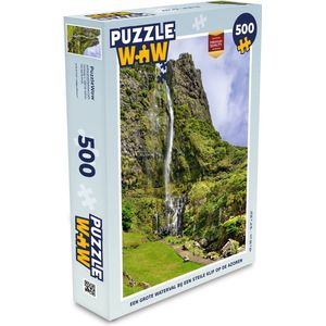 Puzzel Een grote waterval bij een steile klif op de Azoren - Legpuzzel - Puzzel 500 stukjes