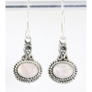 Bewerkte zilveren oorbellen met rozenkwarts