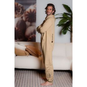 Heren Knuffle Jogging Onesie | Men’s Health: ""Dit is de perfecte onesie. Stijlvol, comfortabel en geweldige kwaliteit!"" | Knuffle is eigentijds Nederlands merk | Handgemaakt in Portugal | Huispak | Loungewear | Dit is de kleur Beige - maat M