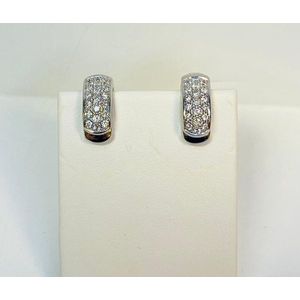 Witgouden oorringen - 18karaat - diamant - ROOS - elegant - sale Juwelier Verlinden St. Hubert - van €2590,= voor €1690,=