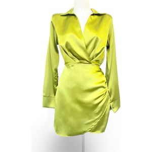 Satijnen jurk met kraag - Groen - Satin dress - Kort jurkje met v-hals - Omslag jurk - Overslag jurk - Wrap dress - Olijfgroen - One-size - Een maat