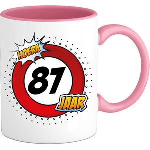 87 Jaar Verkeersbord Mok met tekst | Grappig Verjaardag Beker Cadeau | Bedrukte Koffie en Thee Mokken | Zwart | 330 ML