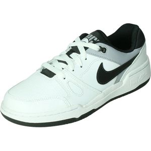 Nike full force low in de kleur wit.