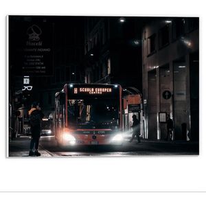 Forex - Bus door Donkere Stad - 40x30cm Foto op Forex