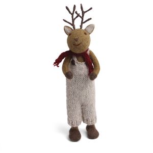 Groot Bruin Hert - Jongen met grijze broek en rode sjaal - 27 cm staand model - Vilten Kerstdecoratie - Fair Trade - Én Gry & Sif