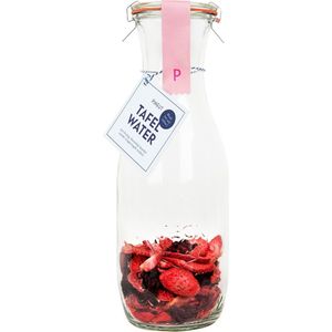 Pineut ® Waterkaraf met Deksel - Waterkan Glas 1L - Tafelwater Aardbei & Hibiscus - Hervulbaar - Vaatwasserbestendig - Origineel Cadeau - Gezond & Gezellig Genieten