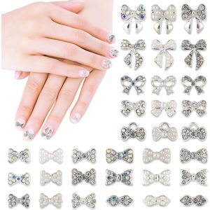Allecto Plus - Nail Charms Set met 33 Stuks voor Acrylnagels - Bow Thema met Zilveren Alloy, 3D Bowknot, Strass en Parels - Nail Art DIY Decoratie - Geschikt als Cadeau voor Meisjes en Vrouwen