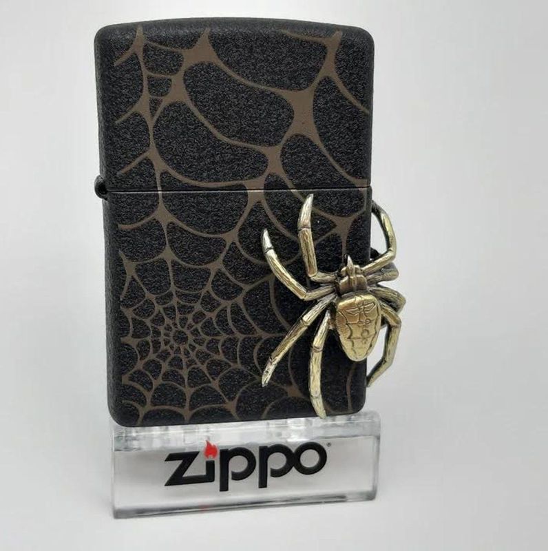 Zippo - Spider Black Crackle Emblem Limited Edition - Aansteker - Black Crackle