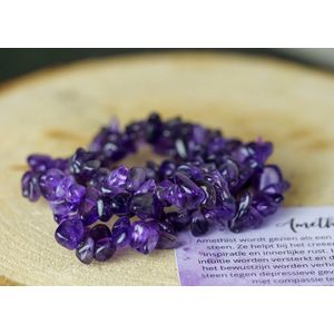 Amethist armband met split steentjes - Chip armband - edelstenen - Perfect cadeau voor vrouwen - Inclusief uitleg - Spiritueel - Amethyst - Stabiliteit - Balans - Harmonie - Rust - Beter slapen - 100% NATUURLIJK