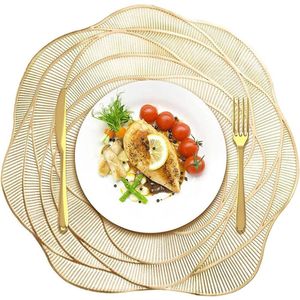 Ronde gouden placemats - set van 6 - 35 cm - roze bloem - hittebestendig - tafelsetting - keuken - eettafel - feest - bruiloft - vakantie - goud