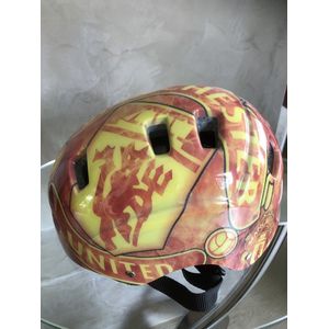 Safeways-helmets, uniek ontwerp KED helm Risco ManUnited. M is 52-58cm