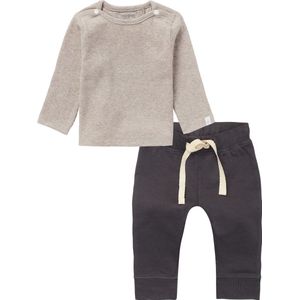 Noppies - Kledingset - 2 delig - Broek antraciet grijs - Shirt taupe - Maat 56