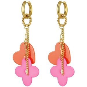 Joy Ibiza - Klaver en hartje bedel oorbellen - oorringen met hanger en kettinkje - fuchsia roze klaver bloem - rood hart - klap scharnier - ear party boho - bohemian bloem - stainless steel - ip/pvd goldplated