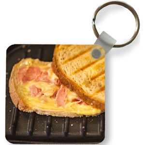 Sleutelhanger - Uitdeelcadeautjes - Tosti met ham en kaas op tosti-ijzer - Plastic