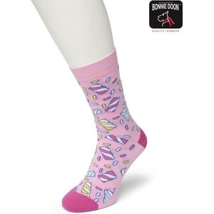 Bonnie Doon Dames Sokken met Marshmallows Print maat 36/42 Licht Roze - Thema Sokken - Spekjes - Cadeau Sokken - Zacht Katoen met Gladde Teennaad - Comfortabel - Perfect Cadeau - Prism Pink - BT991115.330