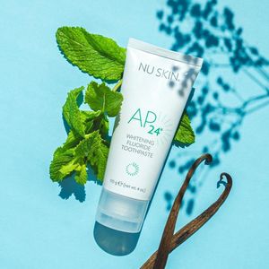AP 24 Whitening Fluoride tandpasta