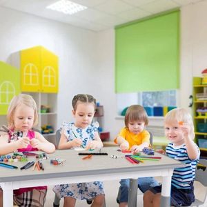 Gran Vida® - Kinder Tafel en Stoelen - 5-Delige Set - Verstelbare Hoogte - Geschikt voor 2-10 Jaar - Grijs