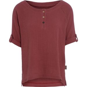 Knit Factory Nena Top - Shirt voor het voorjaar en de zomer - Dames Top - Dames shirt - Zomertop - Zomershirt - Ruime pasvorm - Duurzaam & milieuvriendelijk - Opgerolde mouw - Stone Red - Rood - S - 100% Biologisch katoen