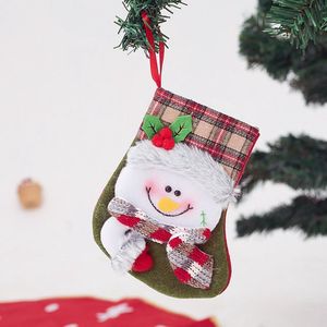 mini-kerstkousen van rood fluweel met witte - superzachte pluchen boord - geborduurde kerstkousen - klassieke gepersonaliseerde kerstkousdecoraties voor de familievakantie - 1 stuk(groente)