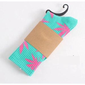 New Age Devi - Cannabis- sokken, Hemp Leaf Socks, Skate- sokken, Rasta- sokken, Hennep- sokken, Wietsokken, sokken, Feest- sokken in Blauw/Roze!