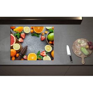 Inductieplaat Beschermer - Cirkel van Verschillende Fruitsoorten - 70x55 cm - 2 mm Dik - Inductie Beschermer - Bescherming Inductiekookplaat - Kookplaat Beschermer van Zwart Vinyl