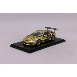 De 1:43 gegoten modelauto van de Porsche 991 GT3 #86 van de PCCA 2014 De chauffeur was Martin Ragginger. Dit schaalmodel is beperkt tot 300 stuks. De fabrikant is Spark.