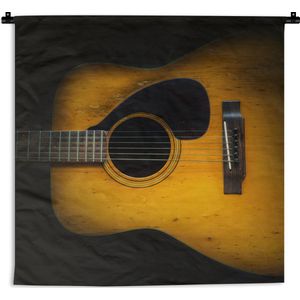 Wandkleed - Wanddoek - Oude akoestische gitaar op een donkere achtergrond - 60x60 cm - Wandtapijt
