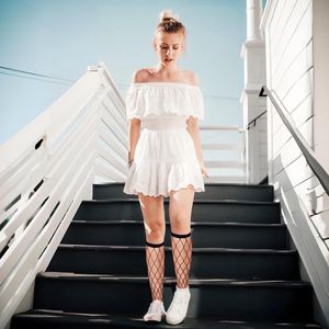 Allecto Premium - 4 paar zwarte visnet kniekousen voor vrouwen en meisjes in nylon. Pure holle sokken.