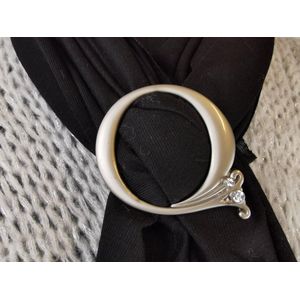 Sjaal ring, Parel zilver trompet model met 2 kristal steentjes. handige ring voor - Sjaal - Sarong - omslagdoek vast te zetten zonder gaatjes maken.