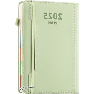 Mrs. Jones Academisch dagboek jaar 2025 A5 pagina per dag jaar academische planner jan 2025 tot december 2025 hardcover agenda met penhouder voorvak kleurrijk maandblad elastische sluiting groen .