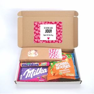 Ik denk aan jou - cadeau - Milka chocolade - Hartjes - Duyvis borrelnootjes - Mentos - lief cadeau - Valentijn