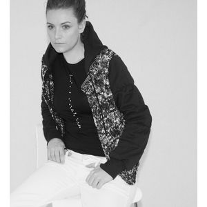 YELIZ YAKAR - Handmade - Luxe Hand Gebreid Hoodie - Dames Vest met Capuchon “Agave” - Zwart melange - maat M - Katoen - designer kleding - kerst - luxecadeau - kerstcadeau voor vrouwen