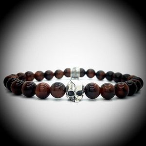 Natuursteen Armband met 925 Sterling Zilver Skull Bedel van 6.1gram Zilver , Handgemaakte Edelsteen Armband met 8mm (Rode Tijgeroog) kralen .