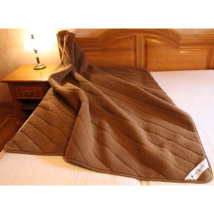 SPECIALE AANBIEDING Luxe deken gemaakt van 100% natuurlijke wol van speciaal geselecteerde van merinoswol uit Australië en Nieuw-Zeeland 160x200 cm. Kleur Camel-Bruin,Ideal cadeau voor kerst of Sinterklaas