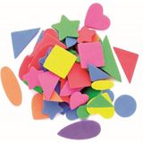 Hobby artikelen 120x stuks foam rubberen figuren gekleurd - knutselen met rondjes - driehoeken - sterren etc