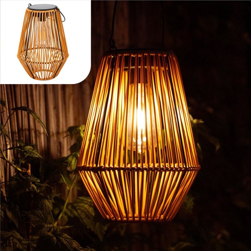Gadgy Solar Tuinverlichting Rattan Bruin - Tuinverlichting op Zonne Energie - Solar Tafellamp met USB-aansluiting - Buitenlamp Tuinbeeld - Tuinlantaarn met Dag/Nacht Sensor - Verlichting voor Buiten - Lantaarn Tuin